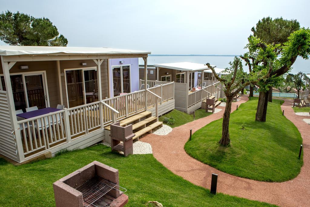 La Rocca Camping Village Bardolino Exteriör bild